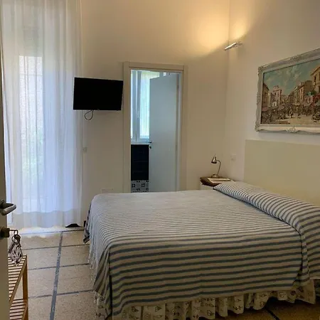 Viale Italia 22