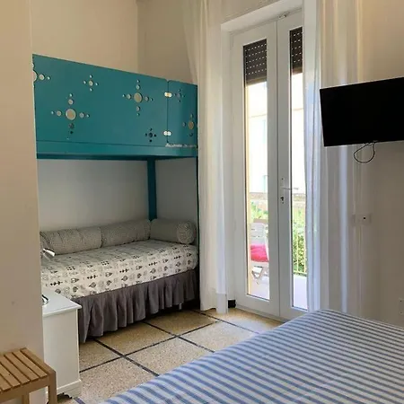 Bed & Breakfast Viale Italia 22 *