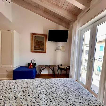 Viale Italia 22 Bed & Breakfast