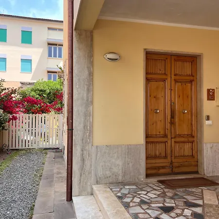 Bed & Breakfast Viale Italia 22 *