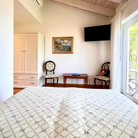Viale Italia 22 4* Follonica