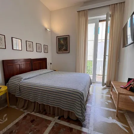 Viale Italia 22 Bed & Breakfast *