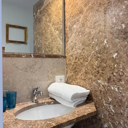 Bed & Breakfast Viale Italia 22 *