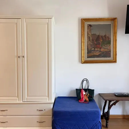 Viale Italia 22